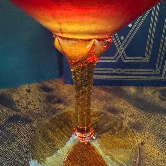 Empoli Amberina Twisted Stem Footed Goblet Vase - Picture 11 of 15